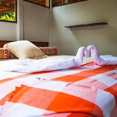 Oasis Uvita Bed and Breakfast Esterno foto